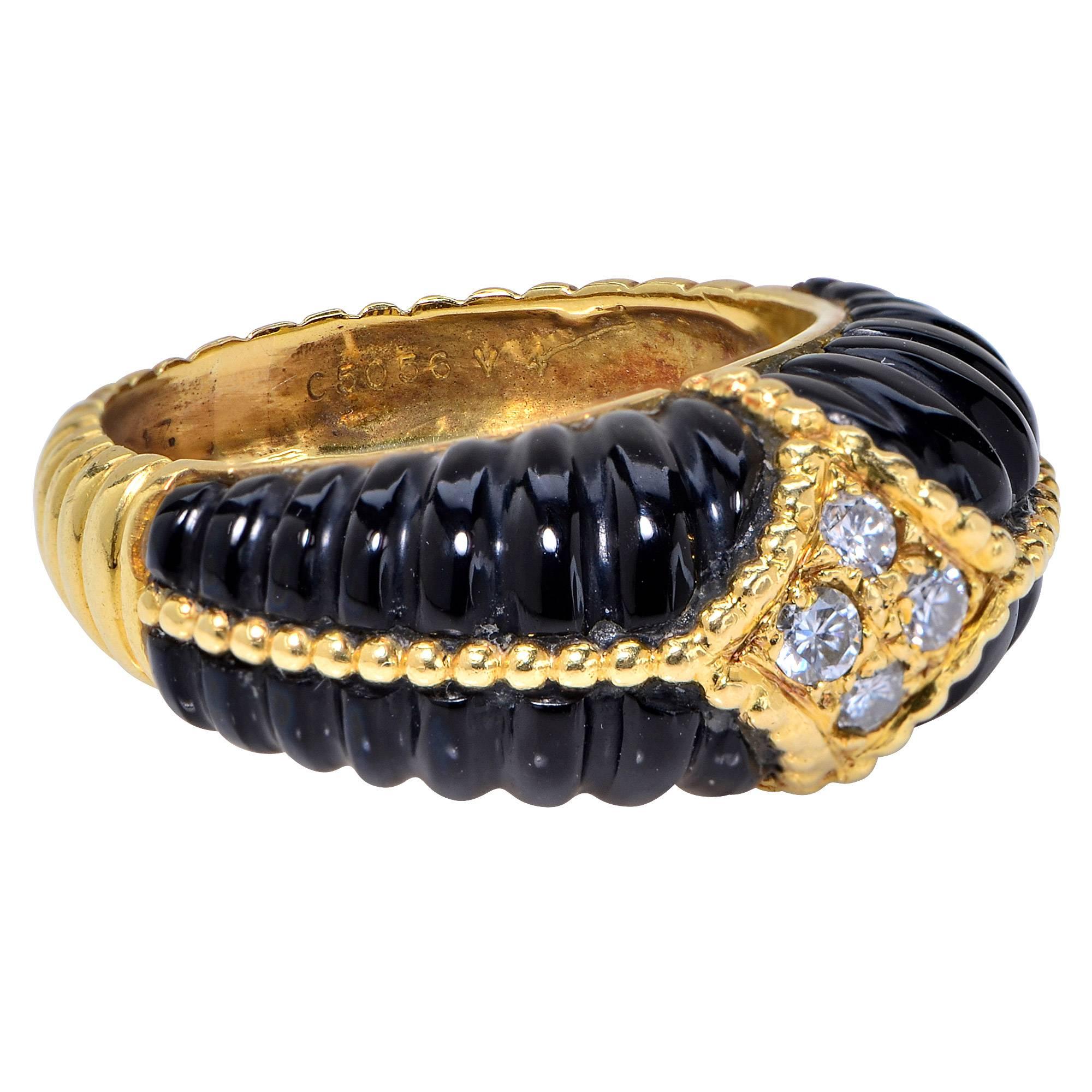 Van Cleef & Arpels Onyx Diamond Gold Ring In Excellent Condition In Miami, FL