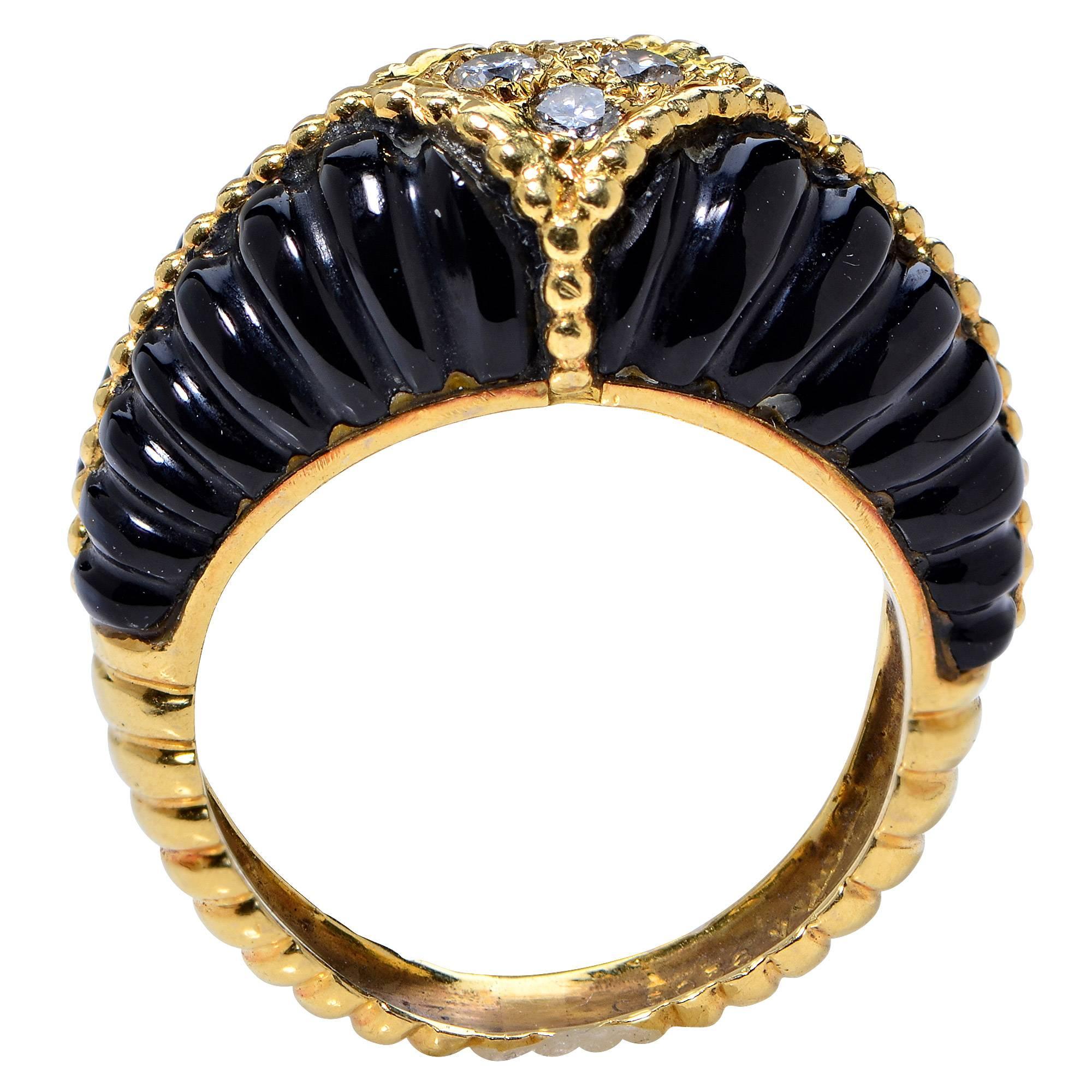 Women's Van Cleef & Arpels Onyx Diamond Gold Ring
