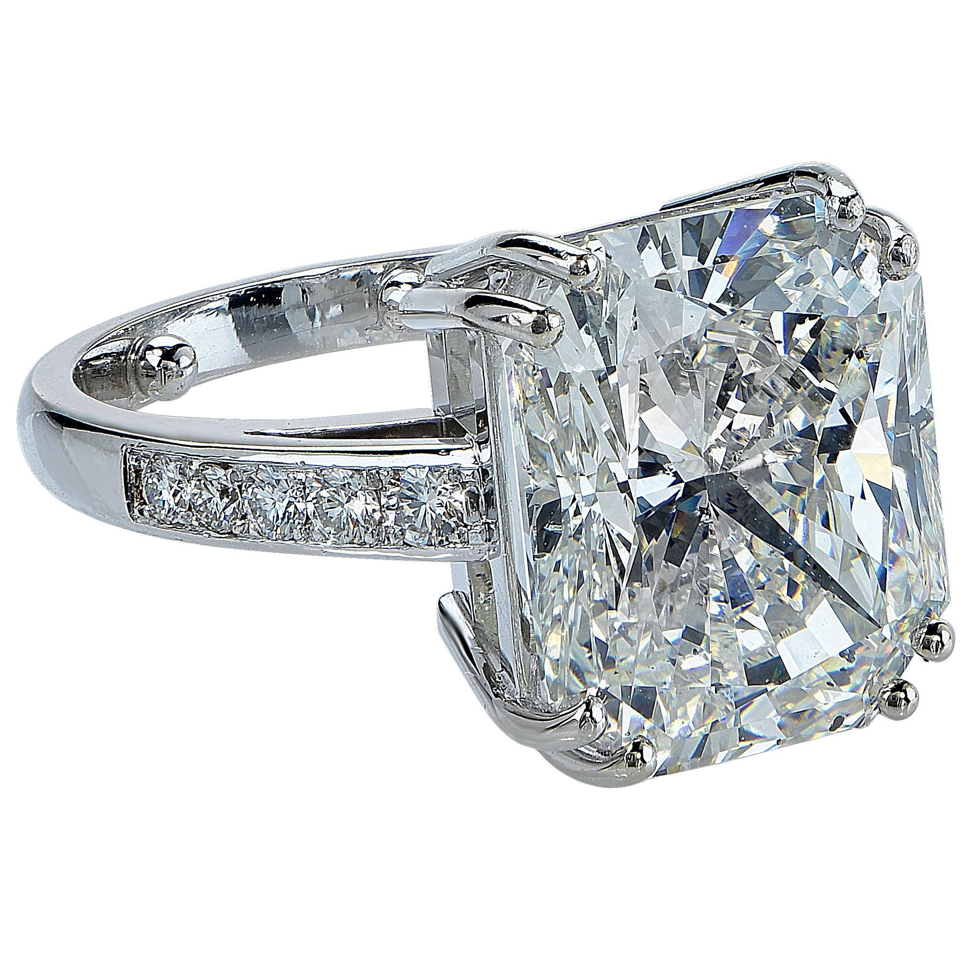 Beautiful 7.05 Carat Radiant Cut Diamond Gold Ring In Excellent Condition In Miami, FL