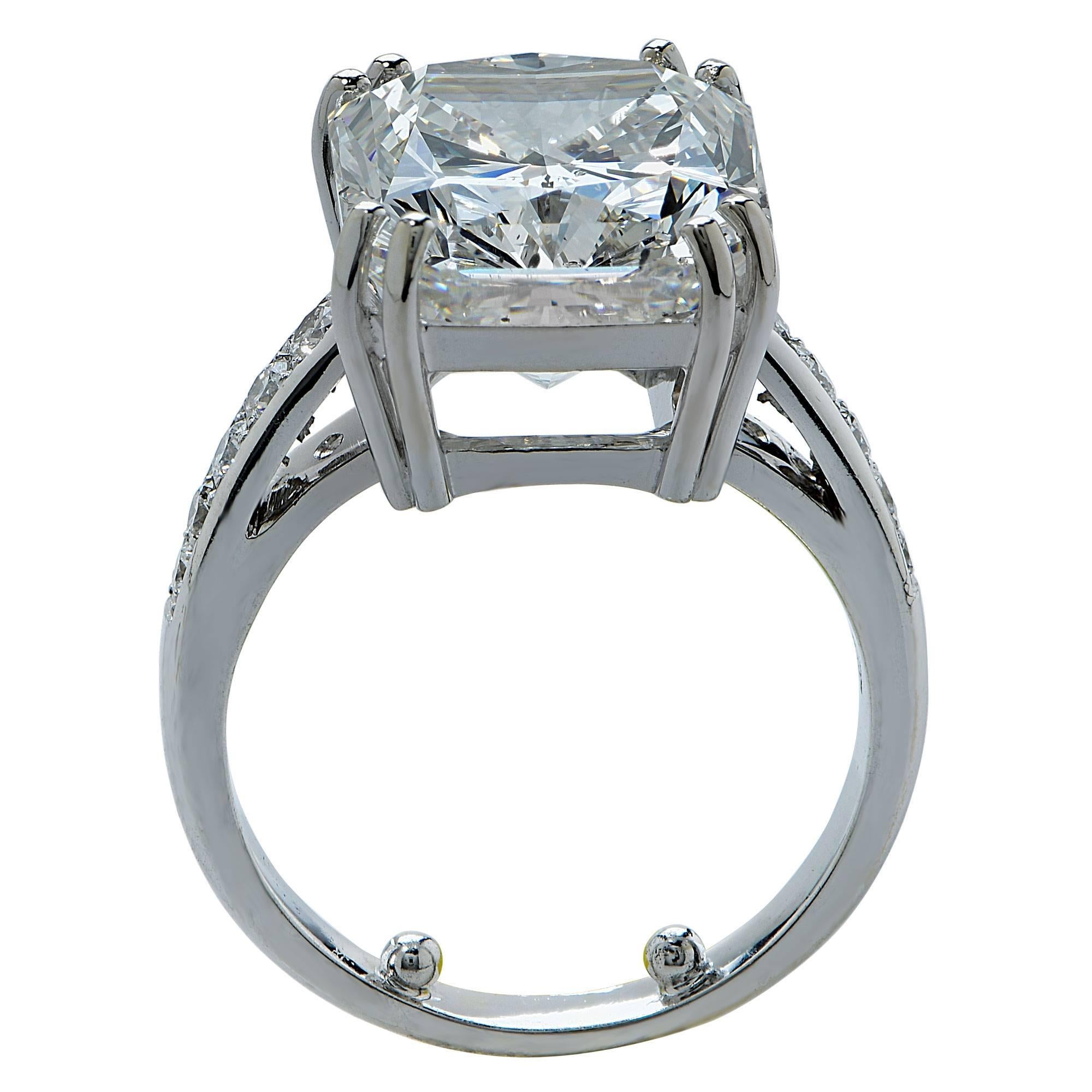 Women's Beautiful 7.05 Carat Radiant Cut Diamond Gold Ring