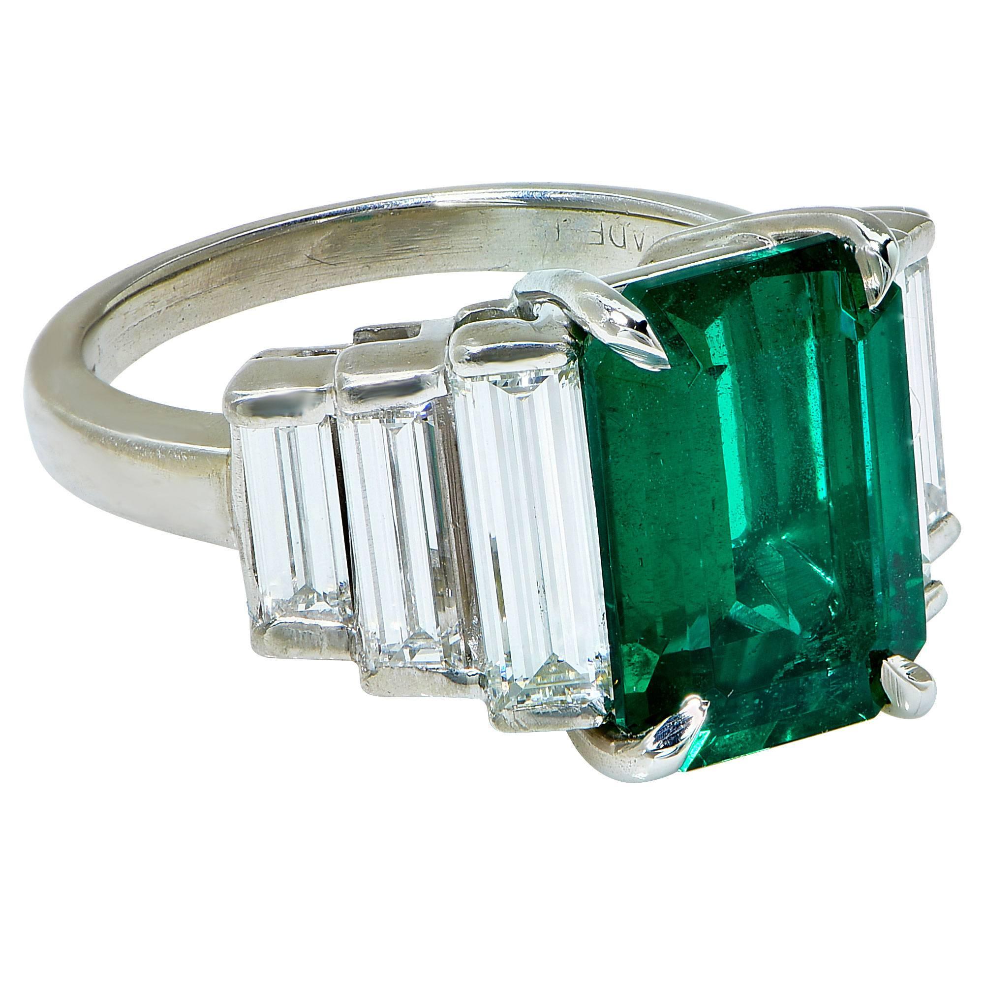 Gorgeous 3.33 Carat Emerald Diamond Platinum Ring In New Condition In Miami, FL
