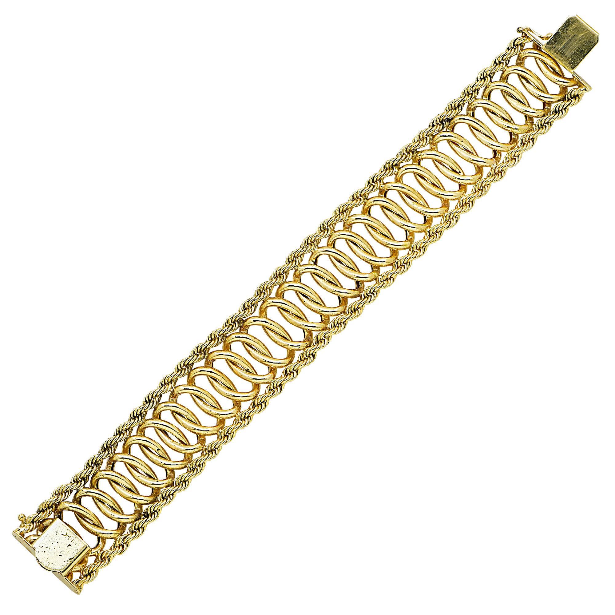 Woven Gold Bracelet In Excellent Condition In Miami, FL