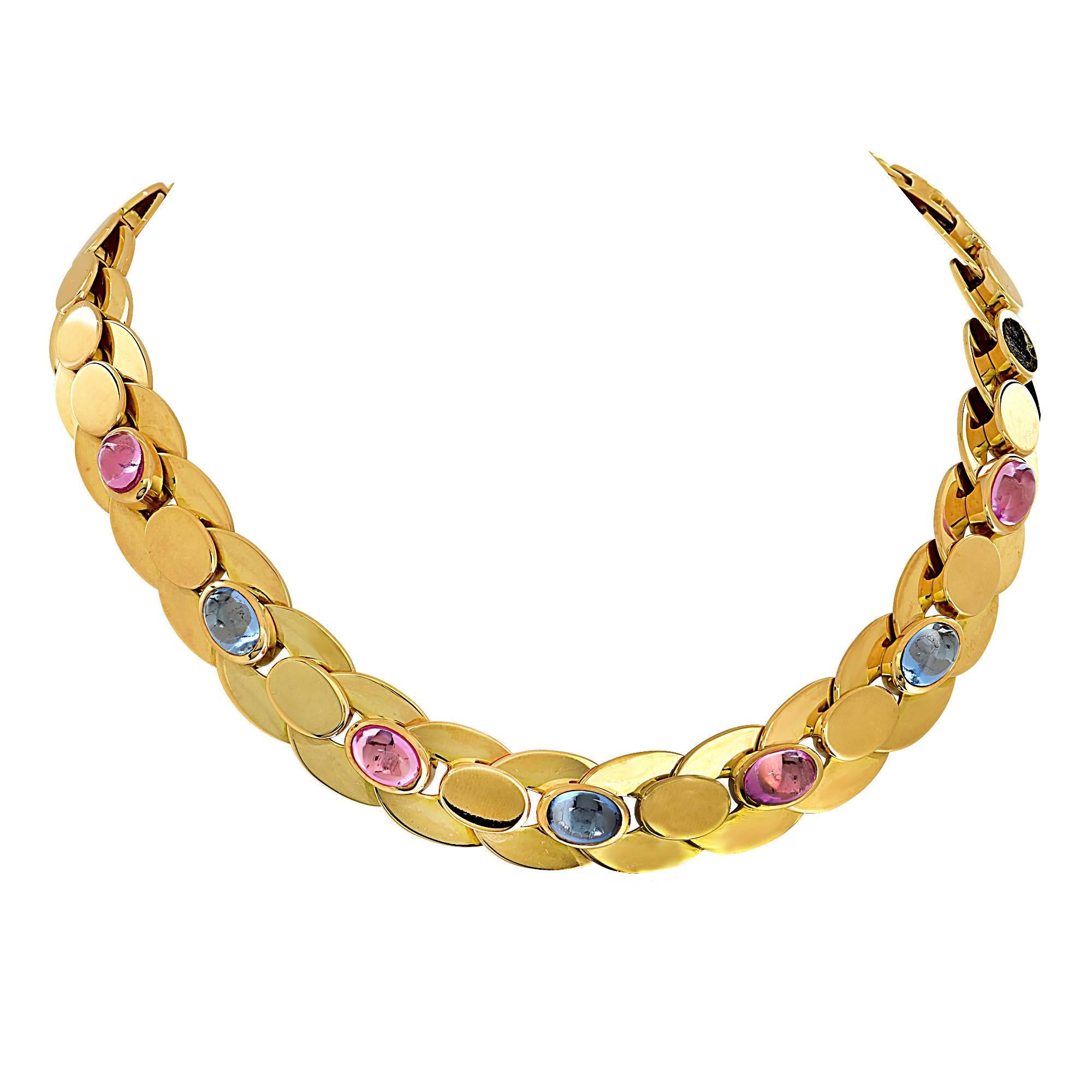 This gorgeous 18K yellow gold necklace is a classical part of the high jewelry necklace collection created by Marina B. The unique interlocking 18k yellow gold moving links ensure that the necklace lays comfortably and form fits to the neck.