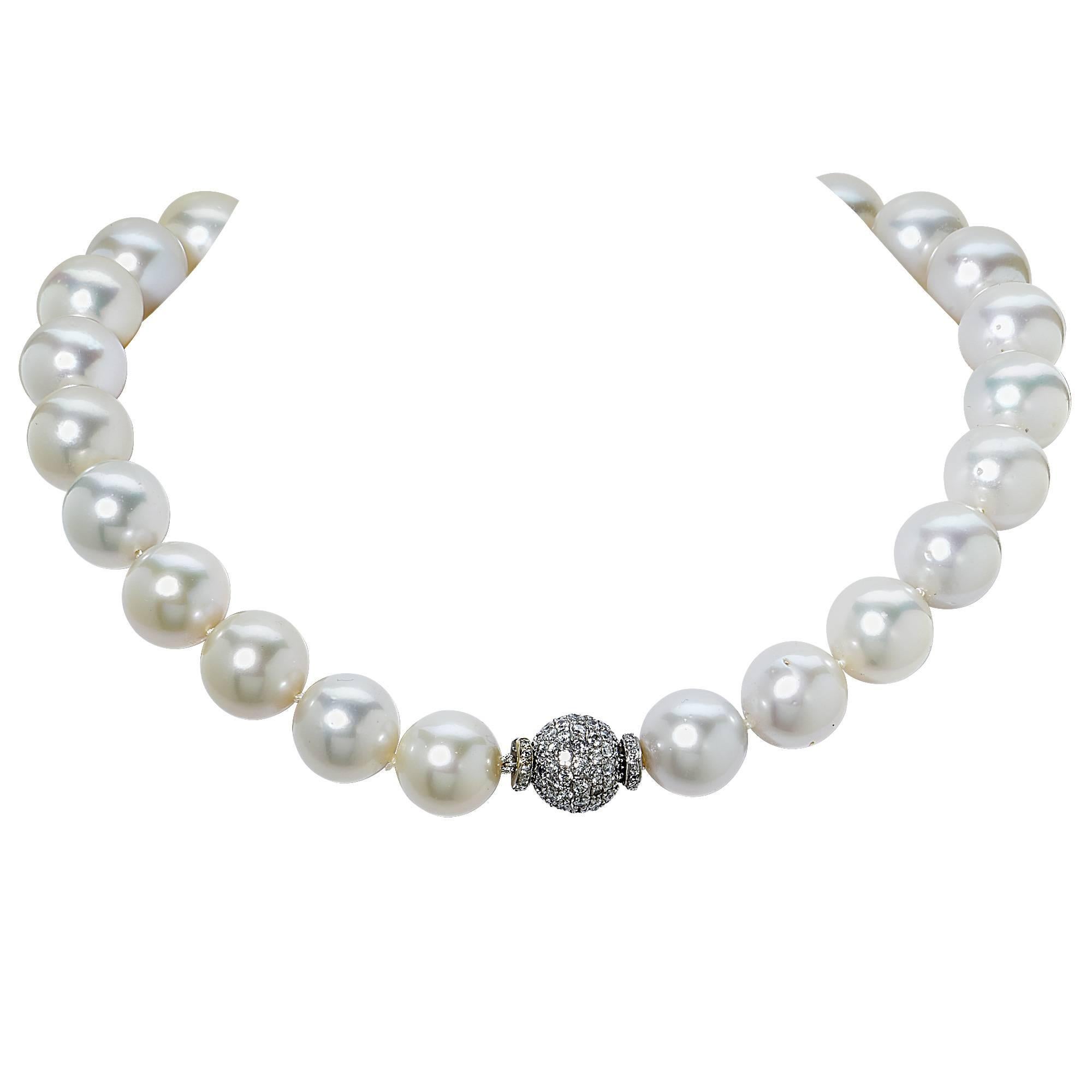 Gorgeous South Sea pearl necklace measuring 17 inches long, containing 25 vibrant white peals with incredible luster. The smallest pearl measures 14mm and the largest pearl 16.2mm. The roundness and quality of the pearls is rated to be AAA. The