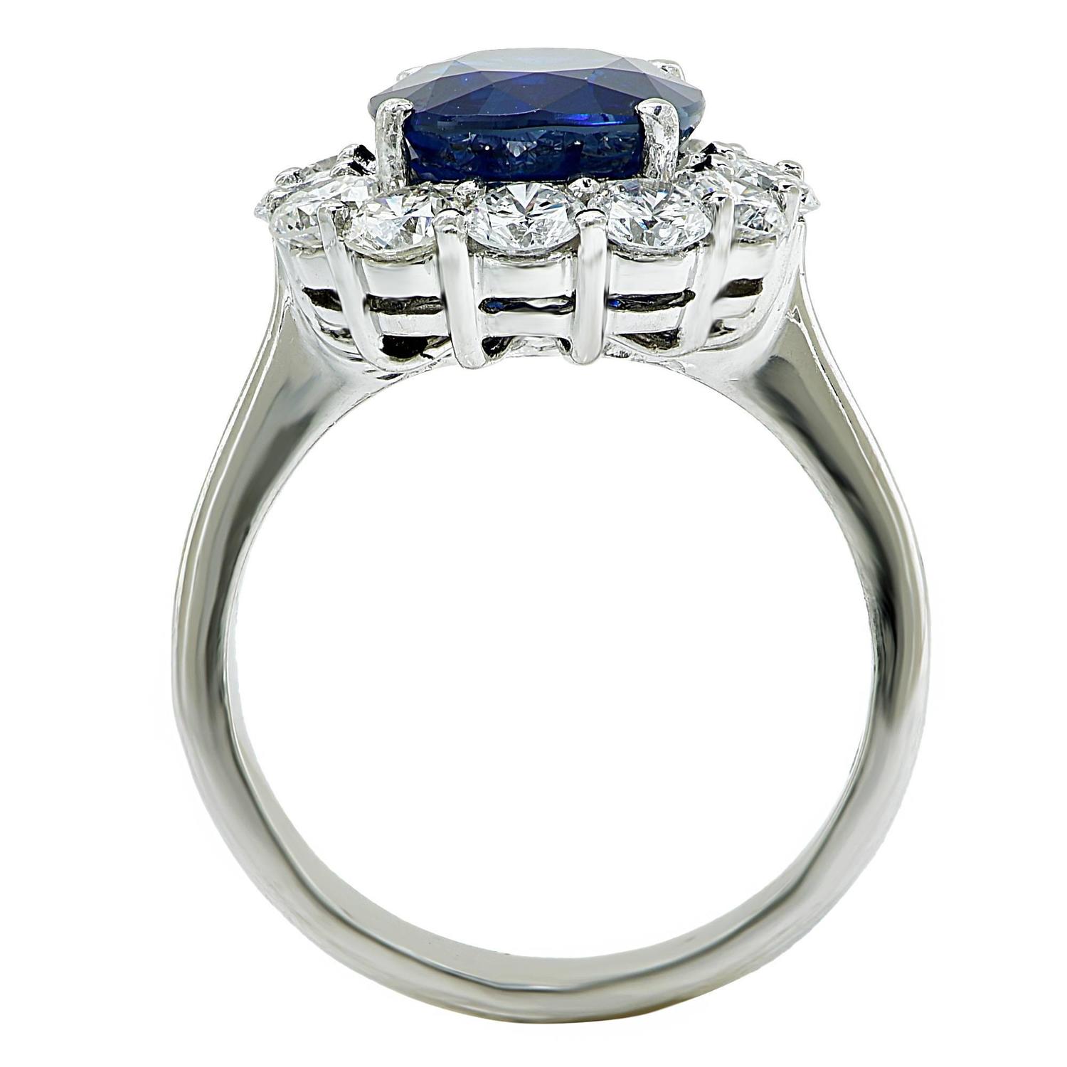 Elegant AGL Graded Sapphire and Diamond Engagement Ring For Sale at 1stdibs
