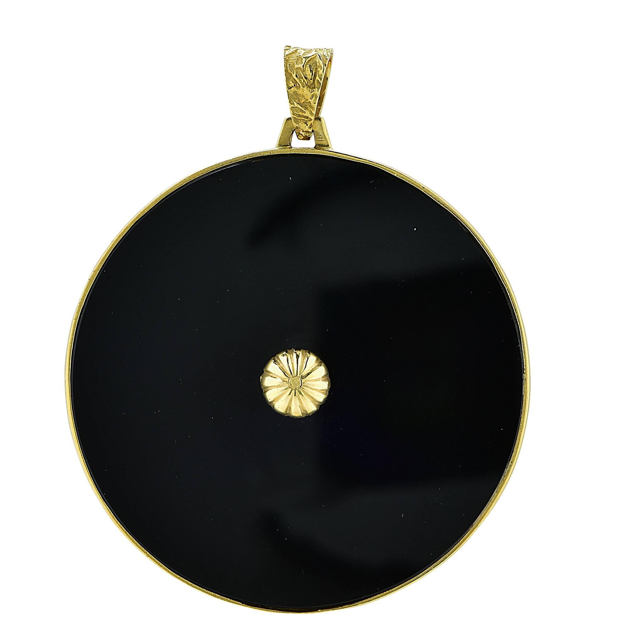 18k yellow gold vintage carved Japanese Coral and Onyx 