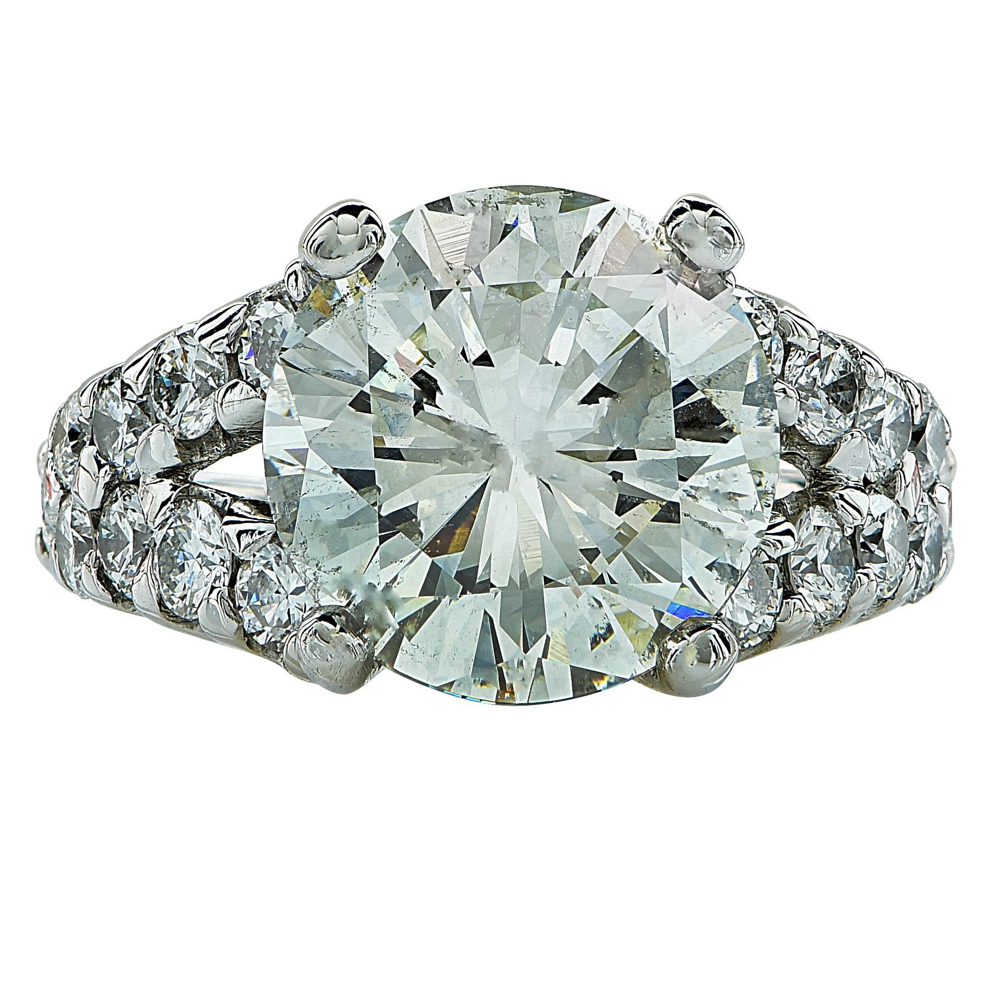 Eleganter 10 Karat Diamant Platin Verlobungsring (Moderne)