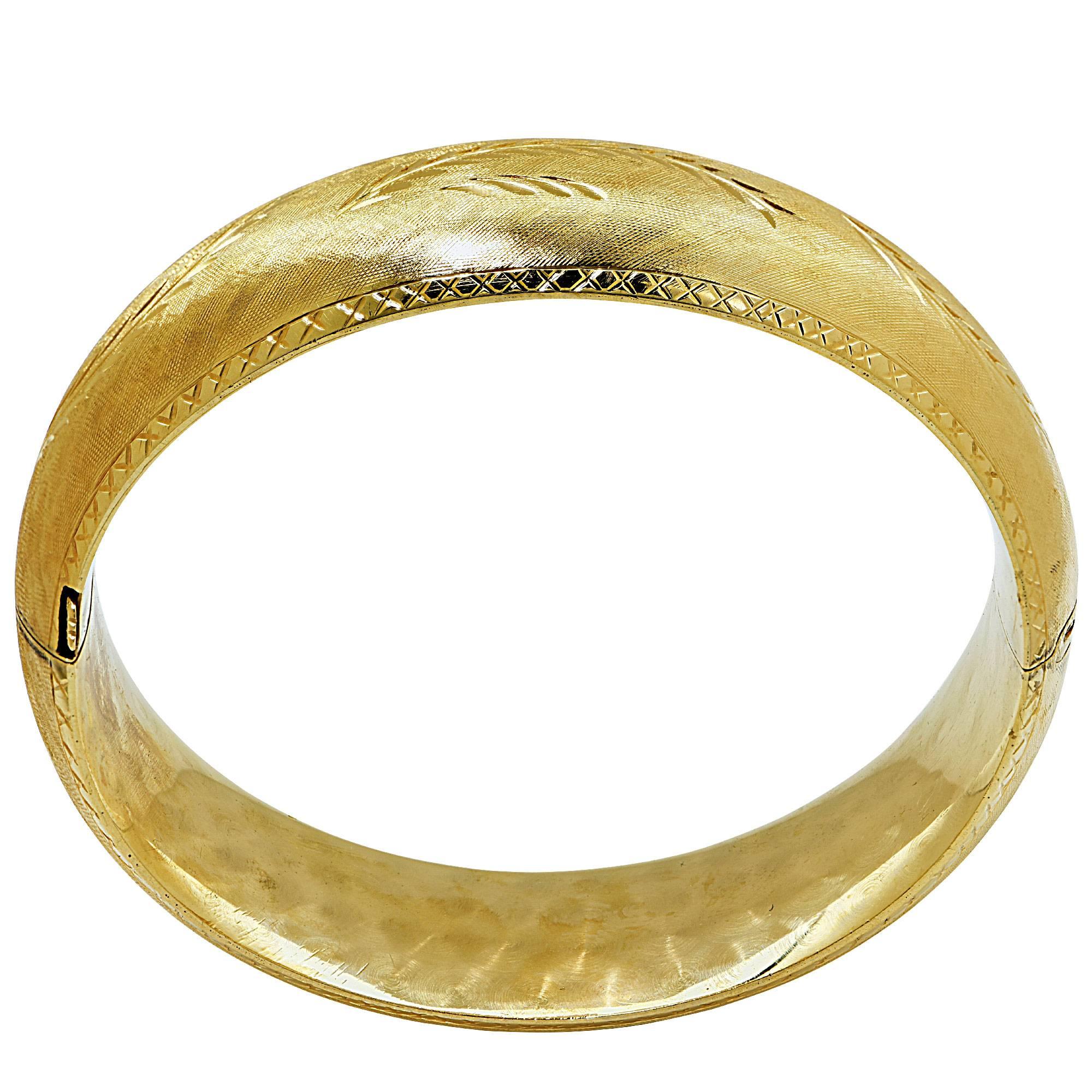 Yellow Gold satin finish Bangle Bracelet In Excellent Condition In Miami, FL