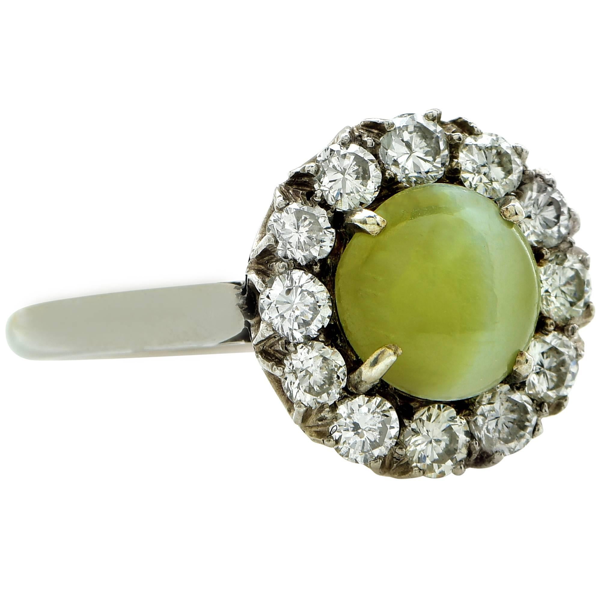 Cat's Eye Chrysoberyl Diamond White Gold Ring In Excellent Condition In Miami, FL