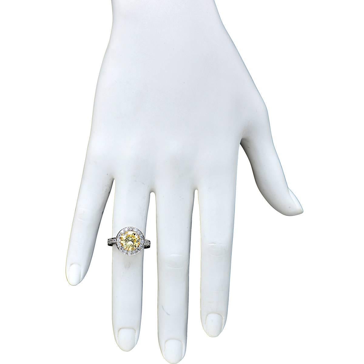 Platin-Verlobungsring mit 3,36 Karat GIA-zertifizierter gelber Fancy-Diamant im Angebot 1