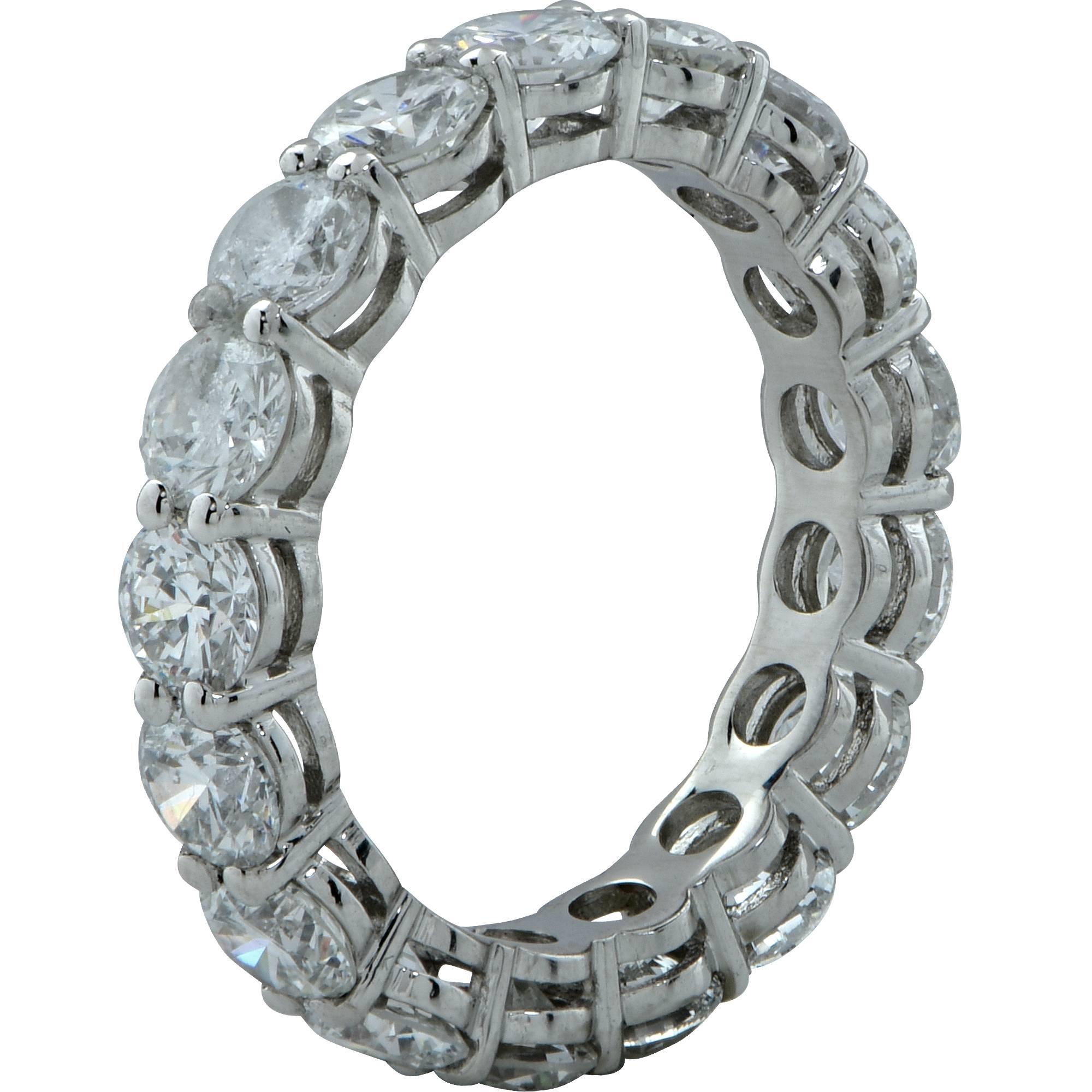 Platinum diamond wedding eternity band featuring 17 round brilliant cut diamonds weighing 4.83cts, H color and VS1-SI clarity.

The ring is a size 6.75 and can be sized up or down.
Measurements are available upon request.
It is stamped and/or tested