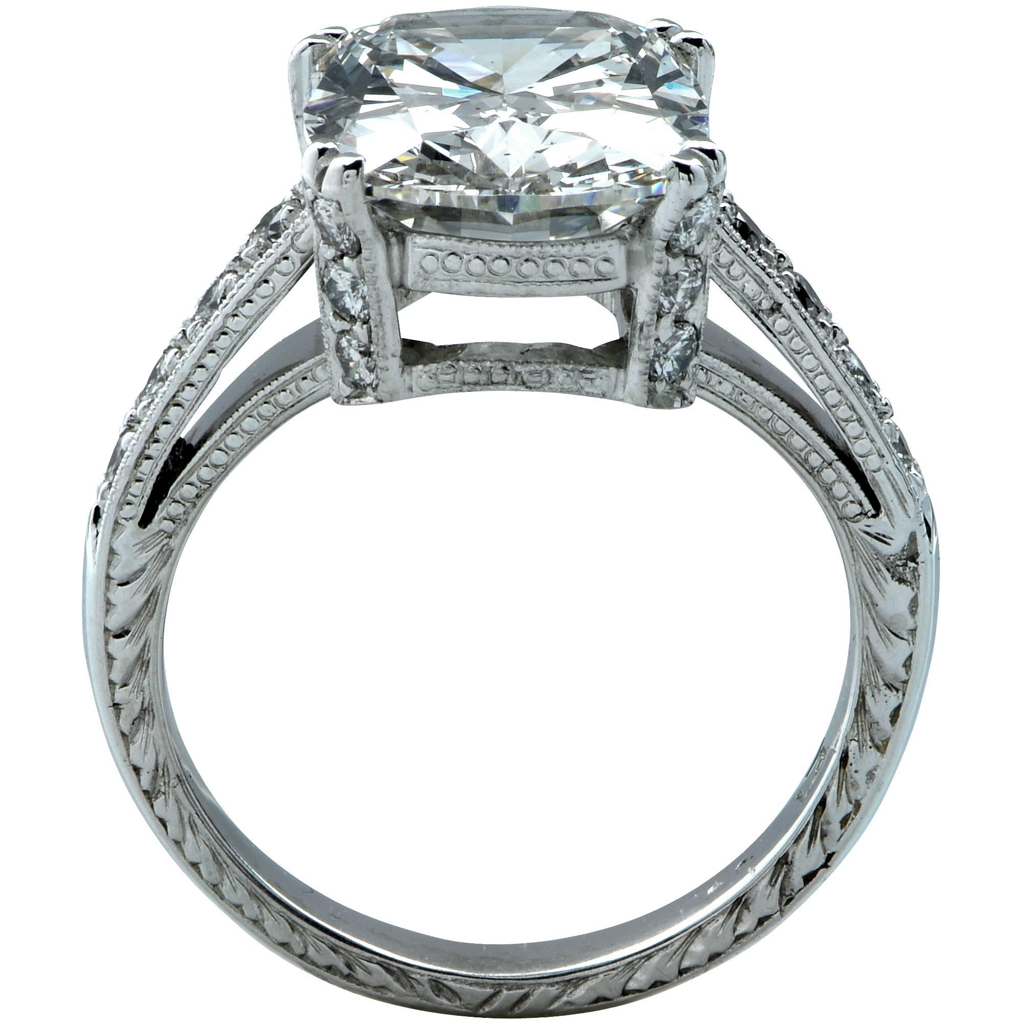 1 carat cushion cut diamond ring