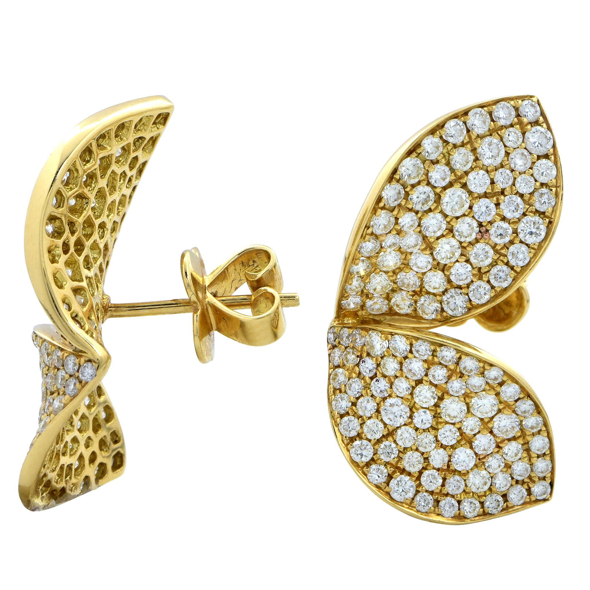 18k yellow gold earrings accented by 200 round brilliant cut diamonds set in a double leaf motif weighing approximately 2.50ct G color and VS clarity. These whimsical earrings are gorgeous and measure 1 inch in height by .50 inch in width.

It is
