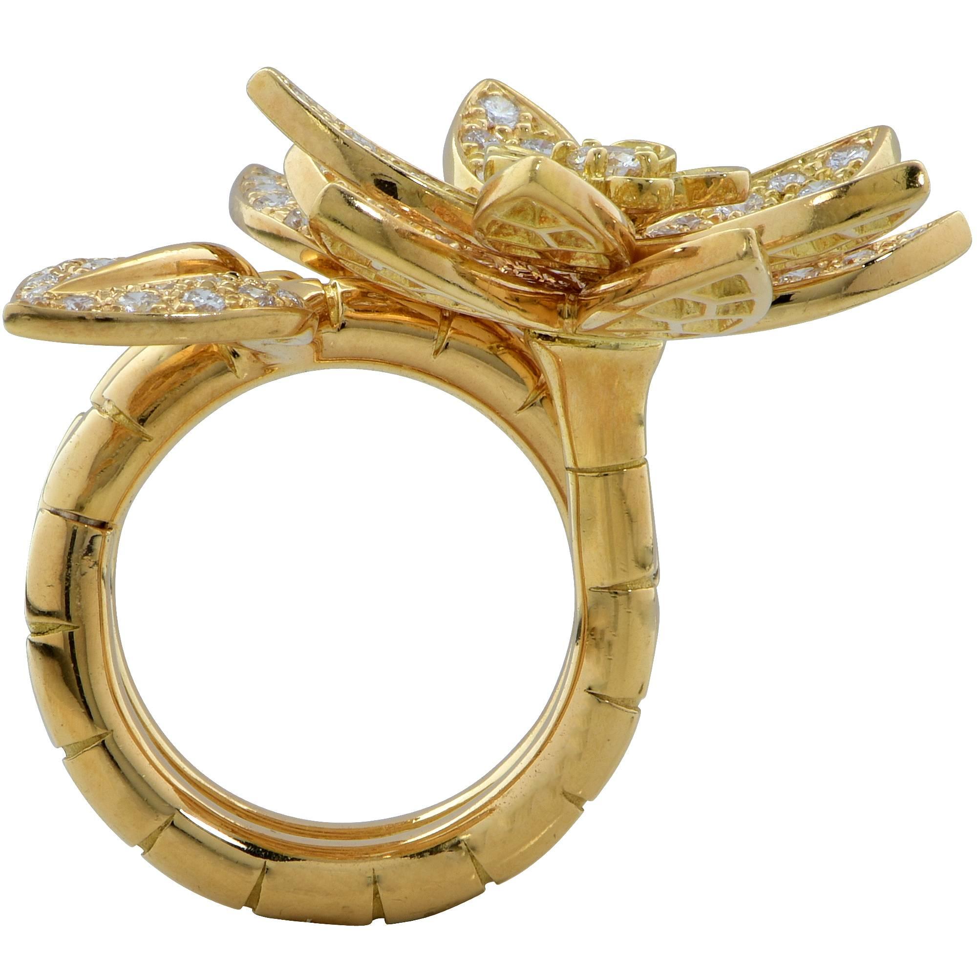 Van Cleef & Arpels Lotus Flower Ring In Excellent Condition In Miami, FL