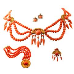 Circa 1880s 20k Yellow Gold Antique Etruscan Revival Coral Set 12