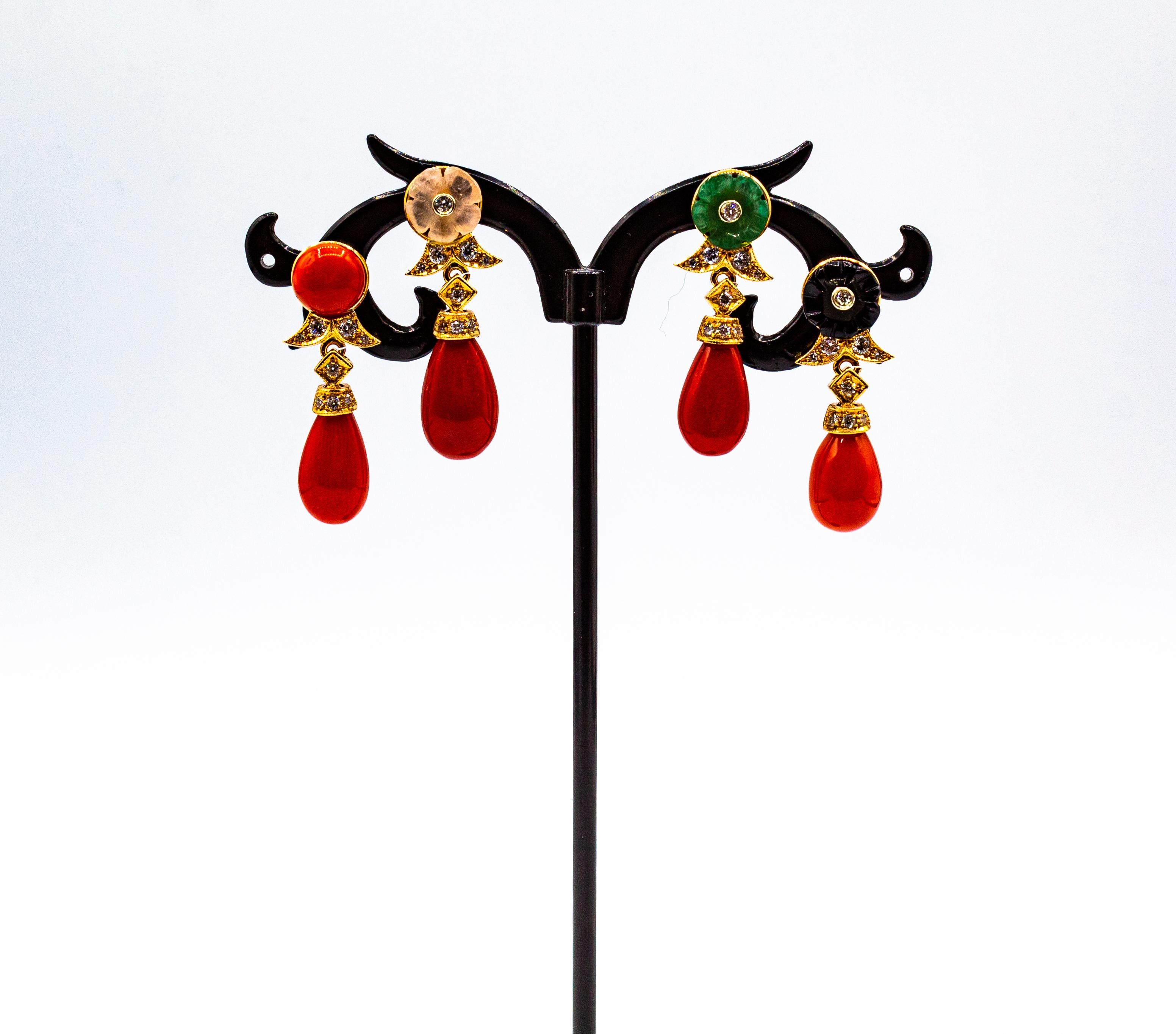 Clous d'oreilles en or jaune de style Art déco avec corail rouge méditerranéen et diamants blancs en vente 7