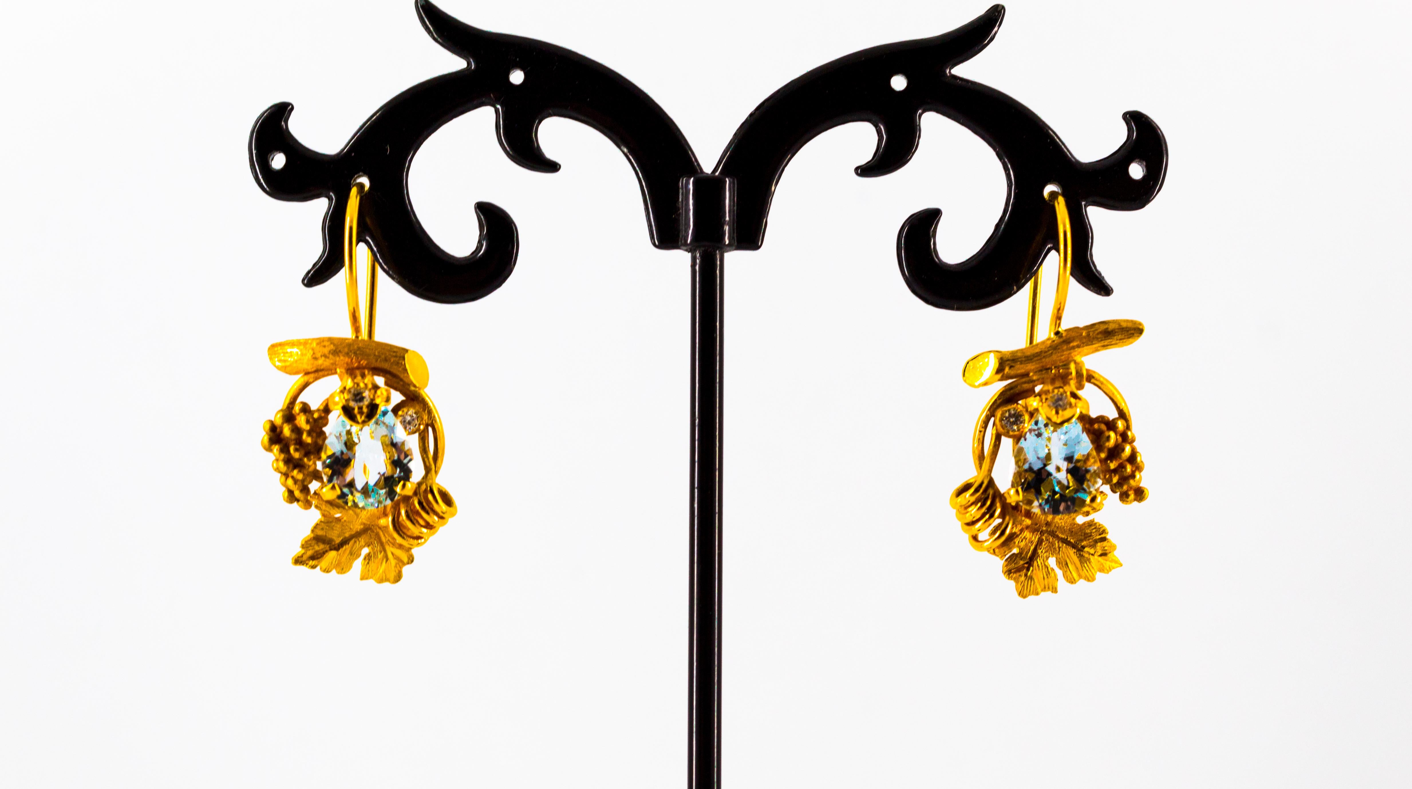 Orecchini a leva in oro giallo con diamante bianco e acquamarina in stile Art Nouveau in vendita 2