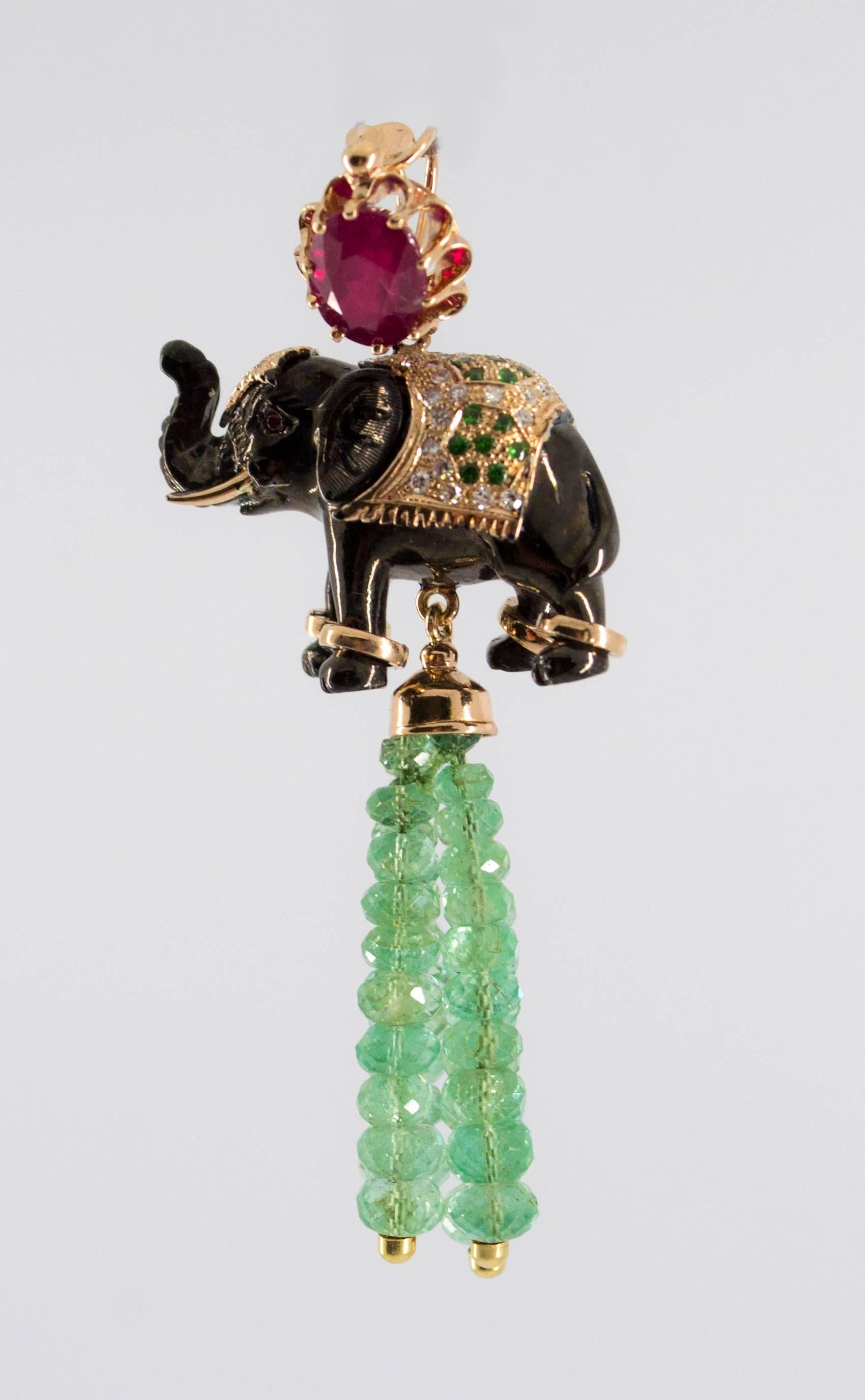 19.90 Carat Emerald 3.10 Carat Ruby Tsavorite Yellow Gold Elephant Pendant In New Condition In Naples, IT