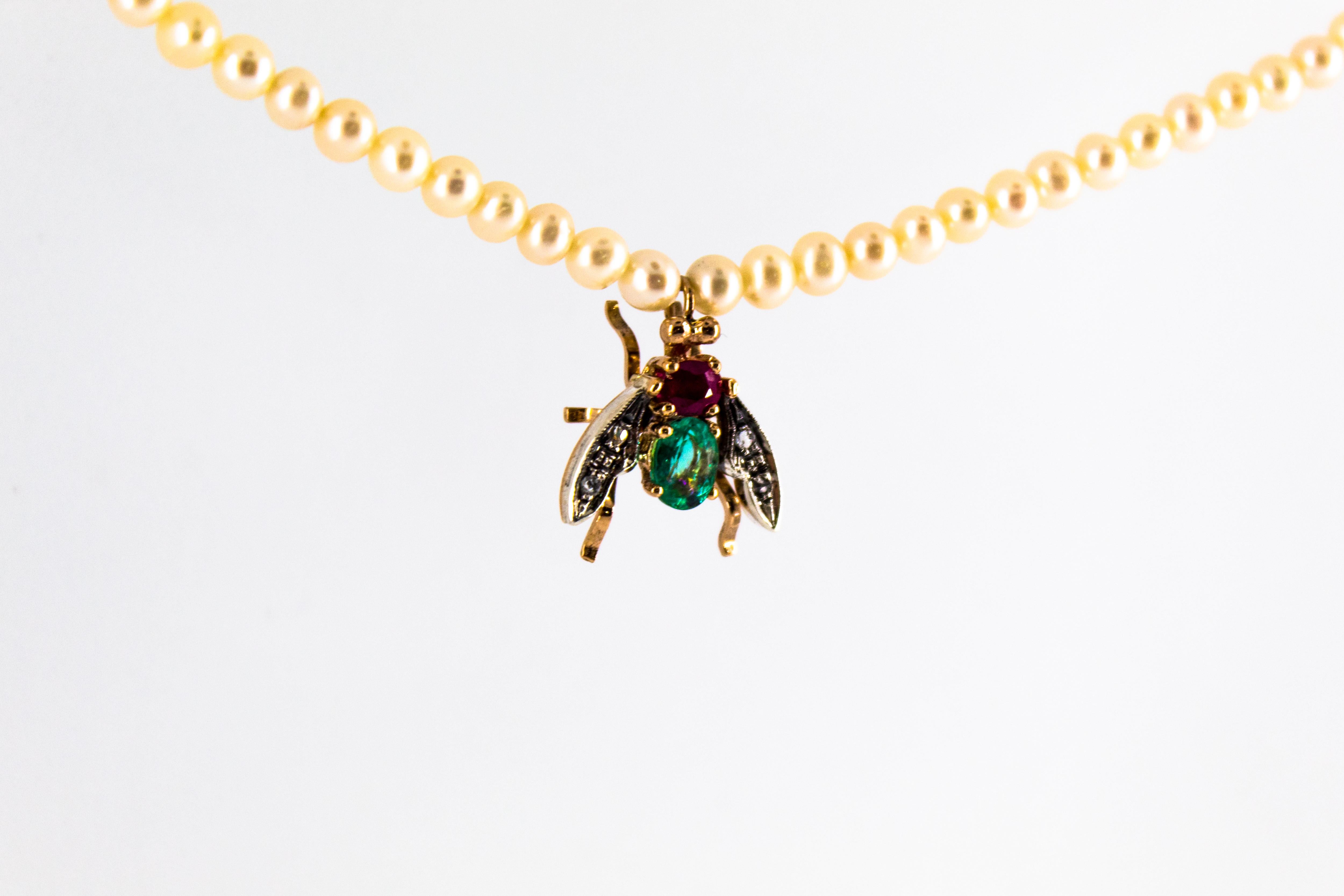 1.38 Carat Diamond Ruby Emerald Pearl Yellow Gold Fly Pendant Beaded Necklace In New Condition In Naples, IT