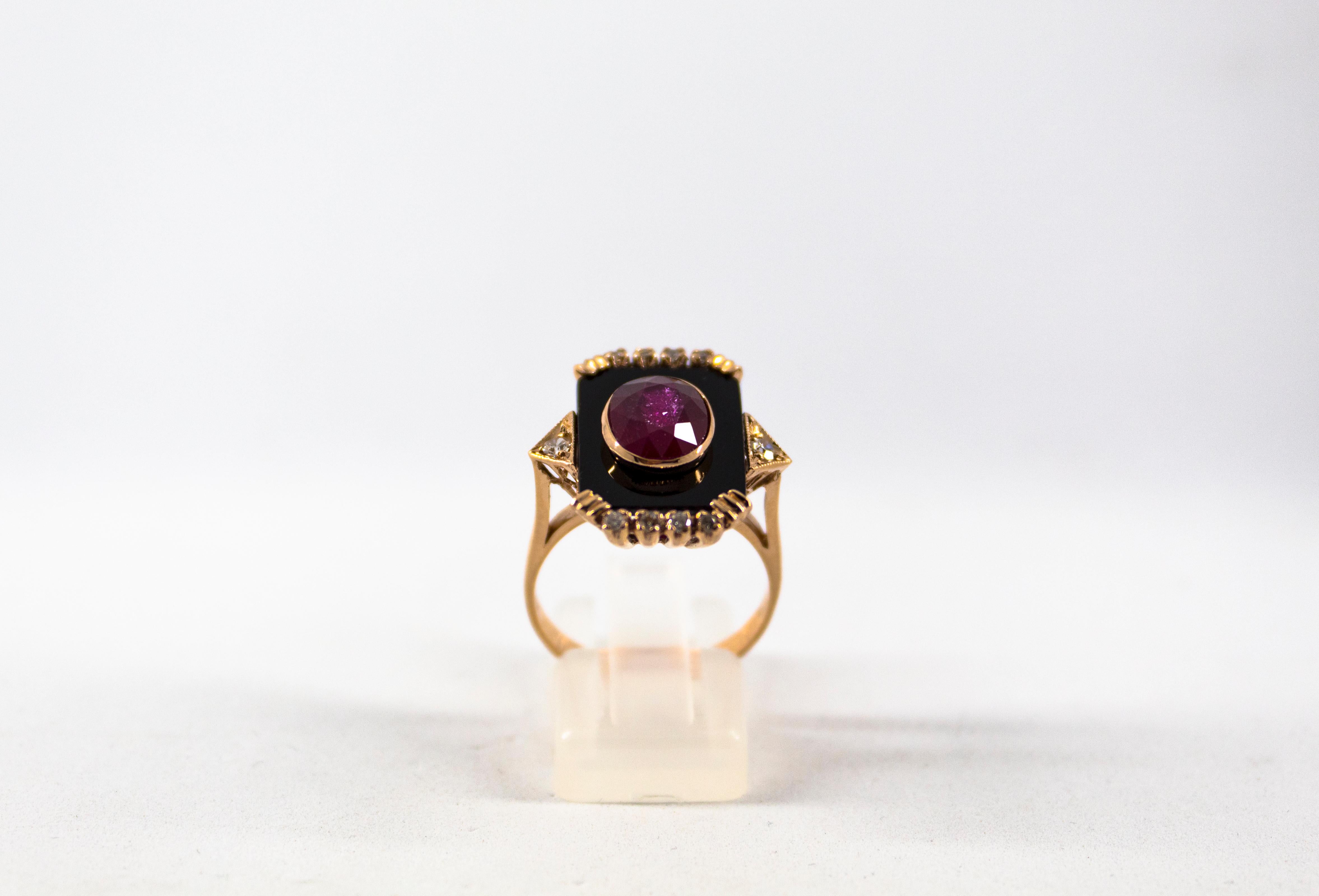 Renaissance 2.10 Carat Ruby Onyx 0.18 Carat White Diamond Yellow Gold Cocktail Ring