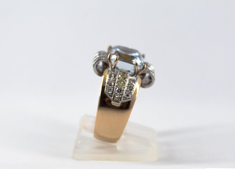 Old Mine Cut Art Deco Style 7.18 Carat Aquamarine 0.94 Carat Diamond Yellow Gold Ring For Sale