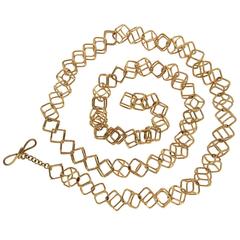 Geometric Cushion Interlocking Cube Medium Gold Necklace 11