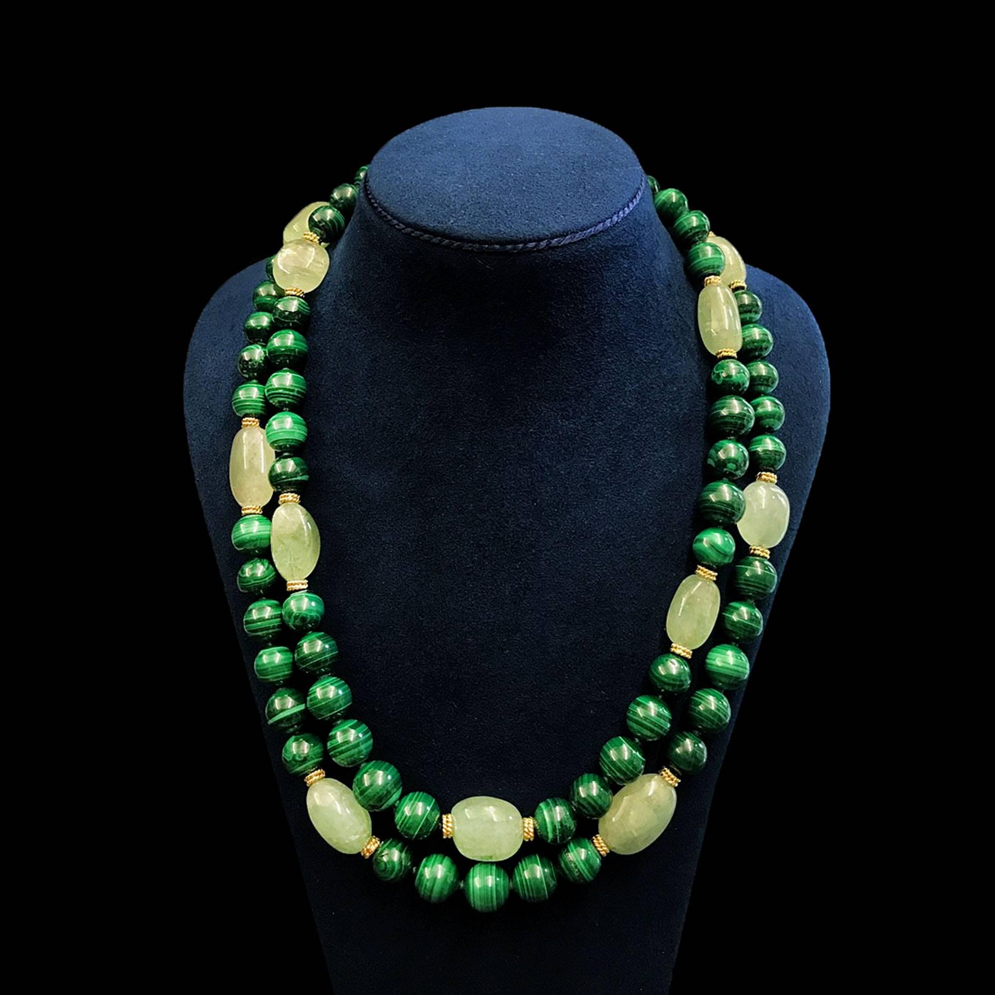 Emerald Malachite Necklace with gold roundels In New Condition In New York, NY