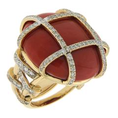 Roter Korallen Cabochon Diamant Gold Ring