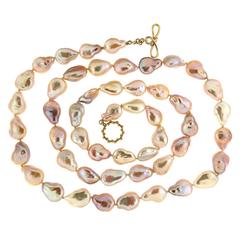 Fresh Water Baroque Pearls Necklace 