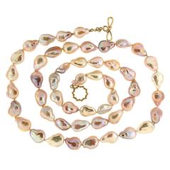 Fresh Water Baroque Pearls Necklace Fresh Water Baroque Pearls Necklace