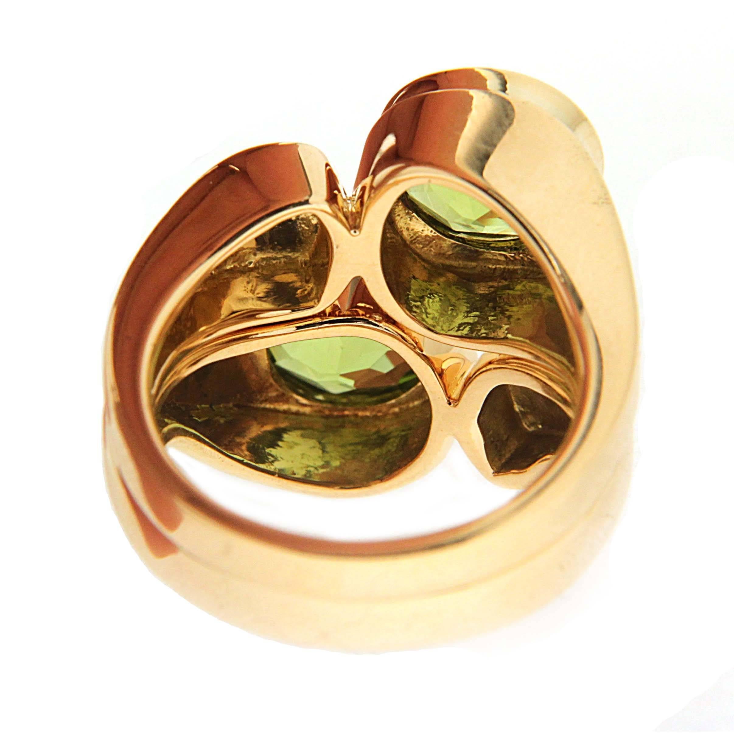 Asymmetric Double Peridot Gold Ring In New Condition In New York, NY