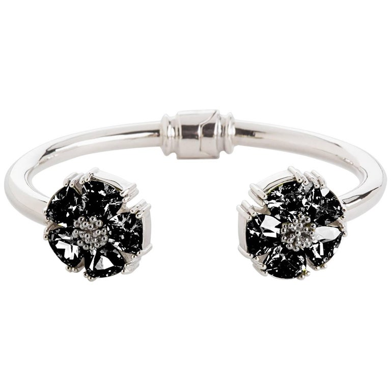 .925 Sterling Silver Black Sapphire M/L Blossom Stone Hinge Bracelet For Sale