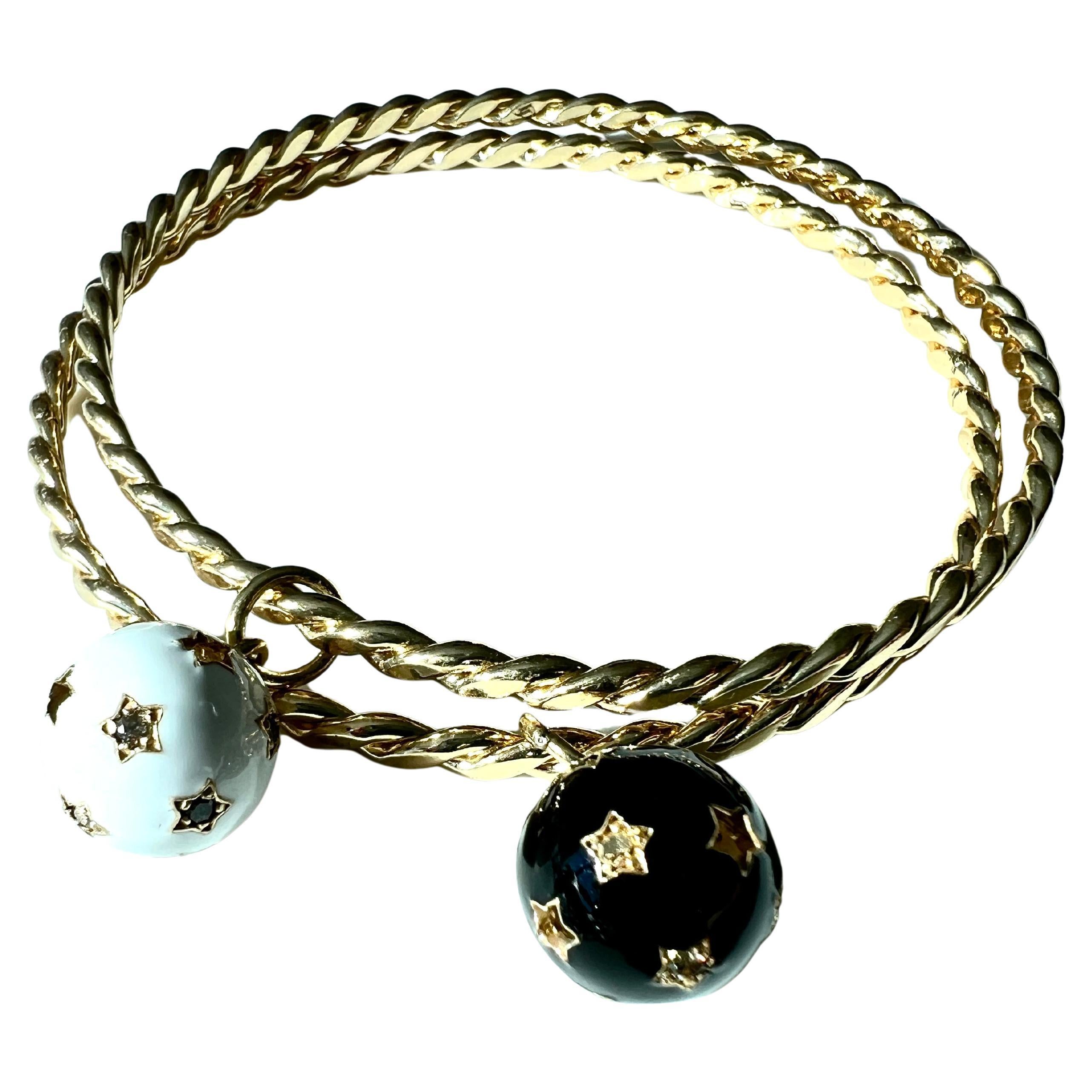 Armspange Set Sternkugel Weißer Diamant Schwarzer Diamant 

Sternkugeln Armband Weißer Diamant Schwarzer Diamant Armreifen-Set Kugel Charms

Vergoldetes Messing
Die Messung des Durchmessers beträgt 6,5 Zoll

Wunderbar kombinierbar mit einem