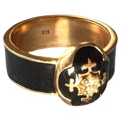 Anello Fleur-de-Lis Fascia di diamanti con smalto nero "PURE" in stile vittoriano