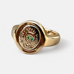 Emerald Eye Skull Signet Ring Gold Crest Memento Mori