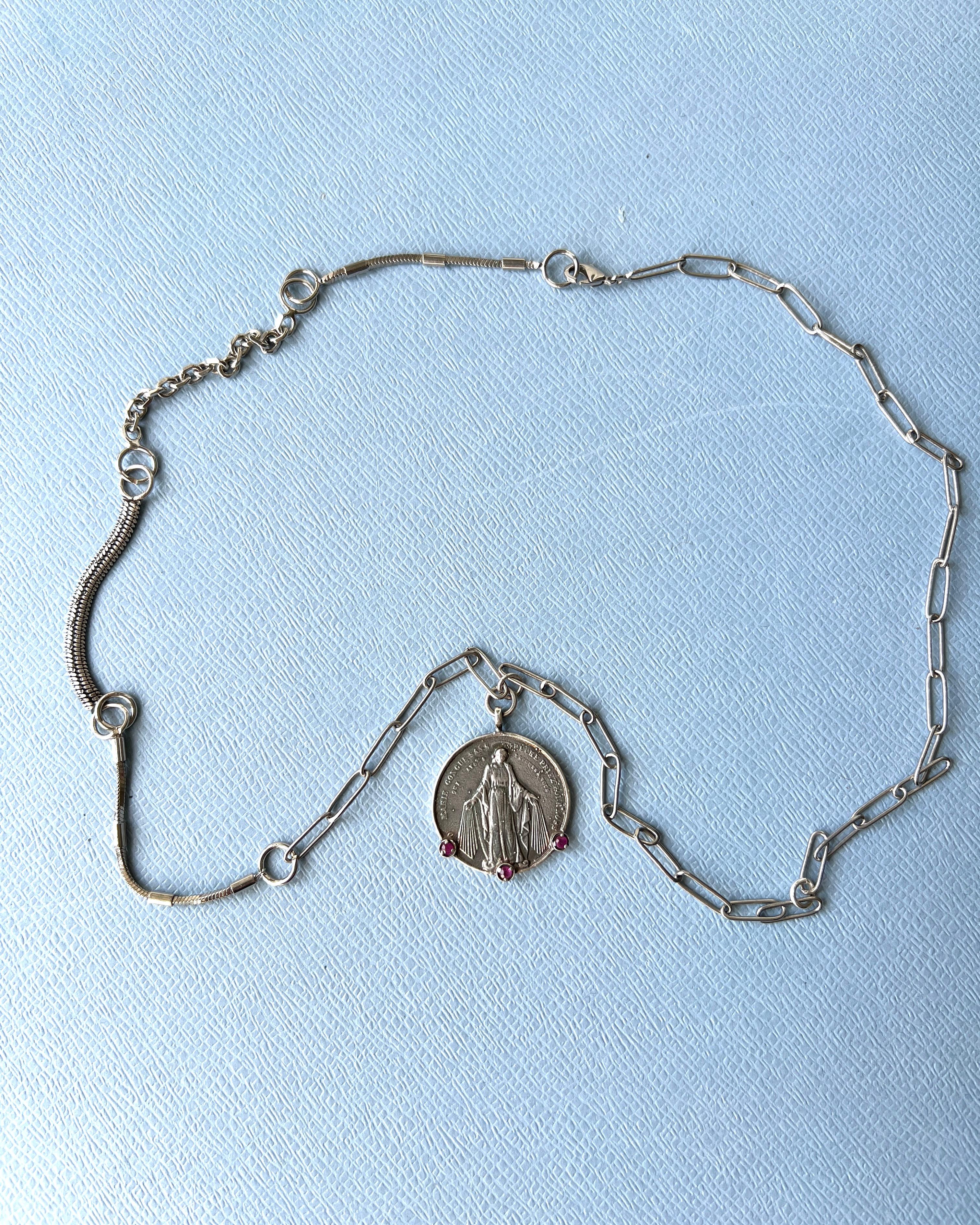 Taglio brillante Collana a catena con Medaglia di Rubino Vergine A. Silver in vendita