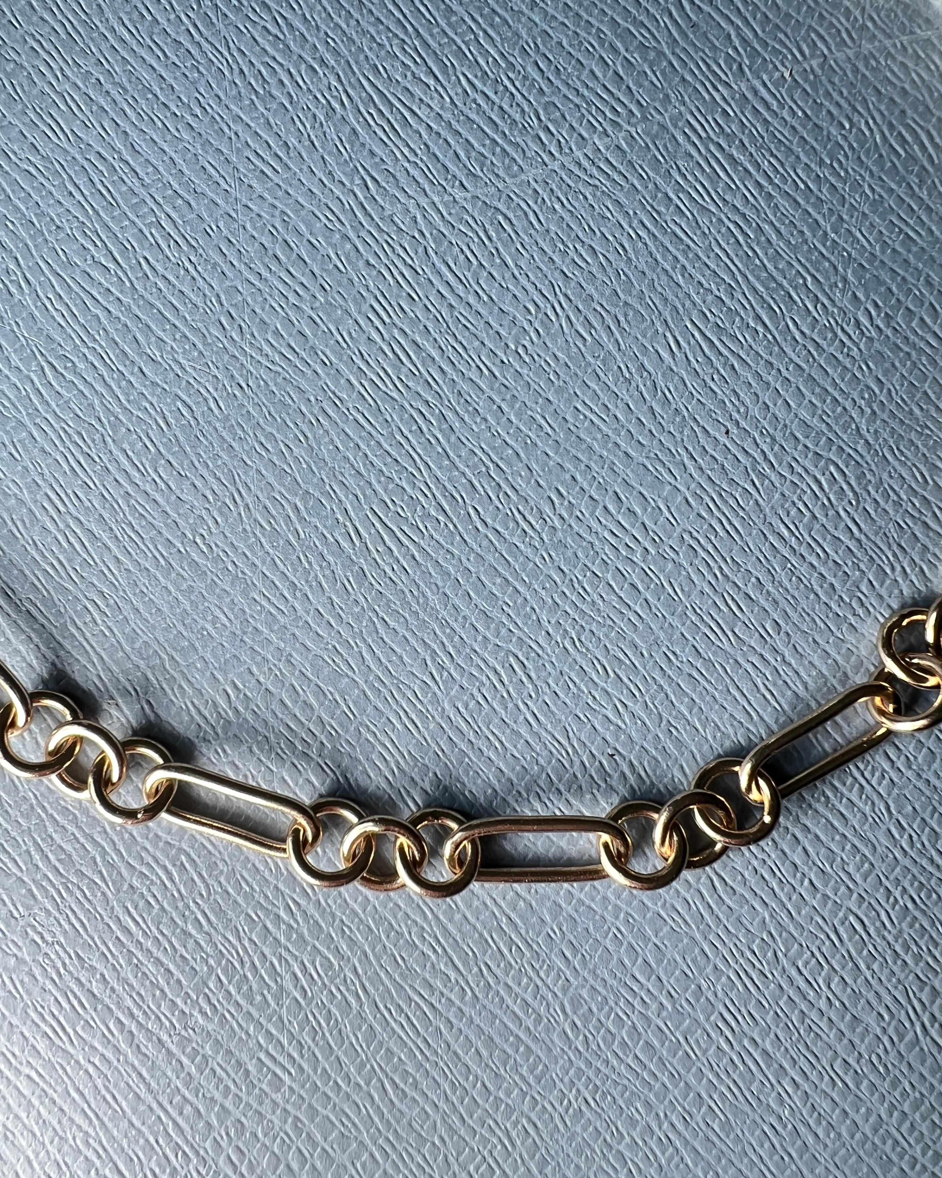 Donna Collana a catena Choker con placca d'oro in vendita