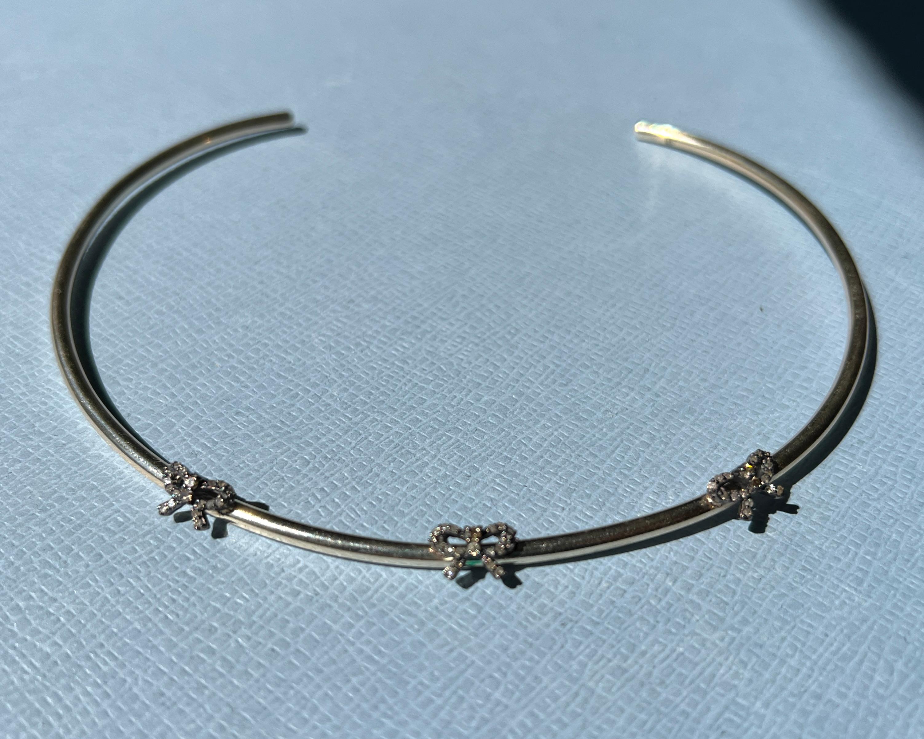 Taglio singolo Collana con fiocco di diamanti in vendita