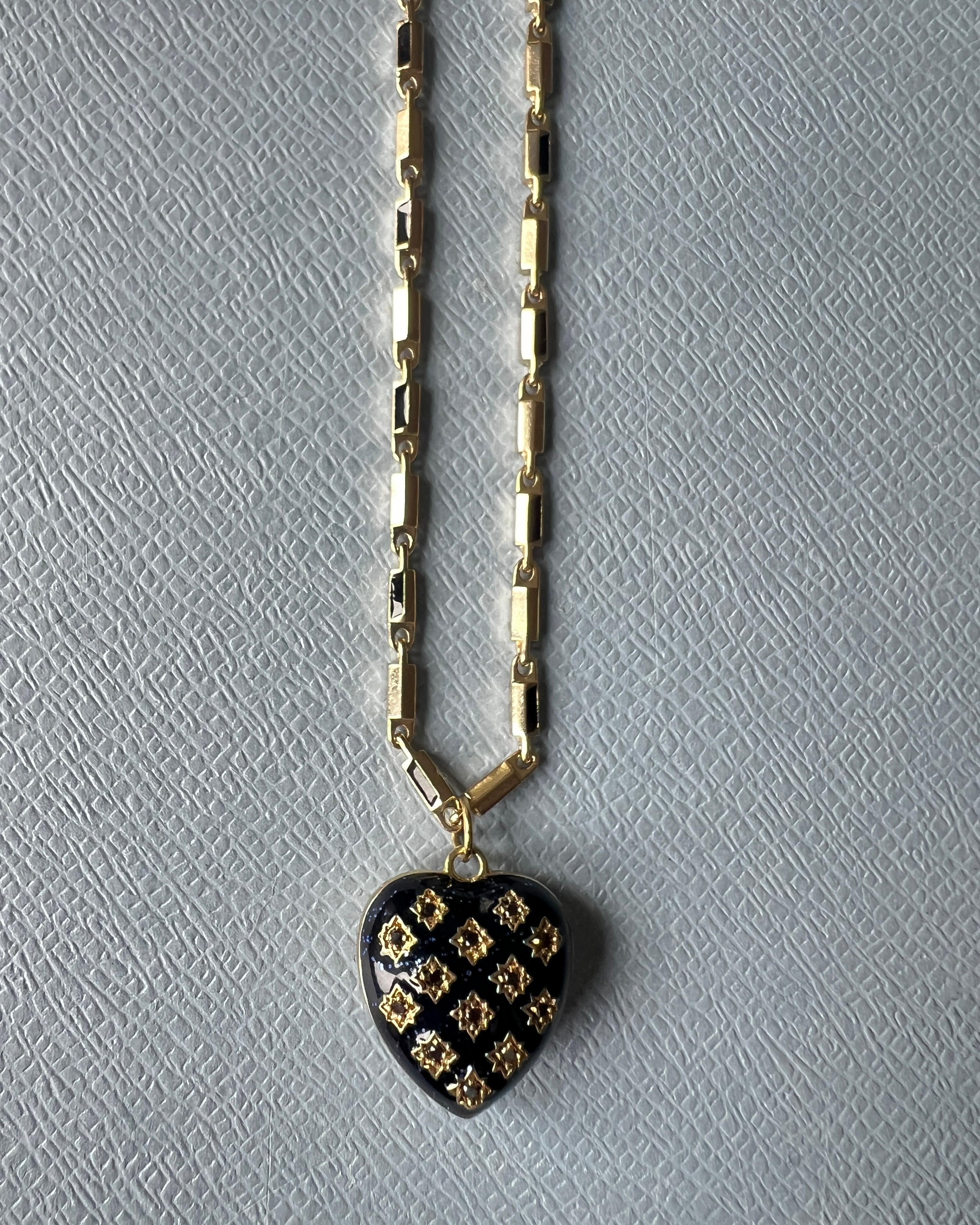 Vittoriano Collana a catena con ciondolo a forma di cuore con diamante nero e smalto blu in vendita
