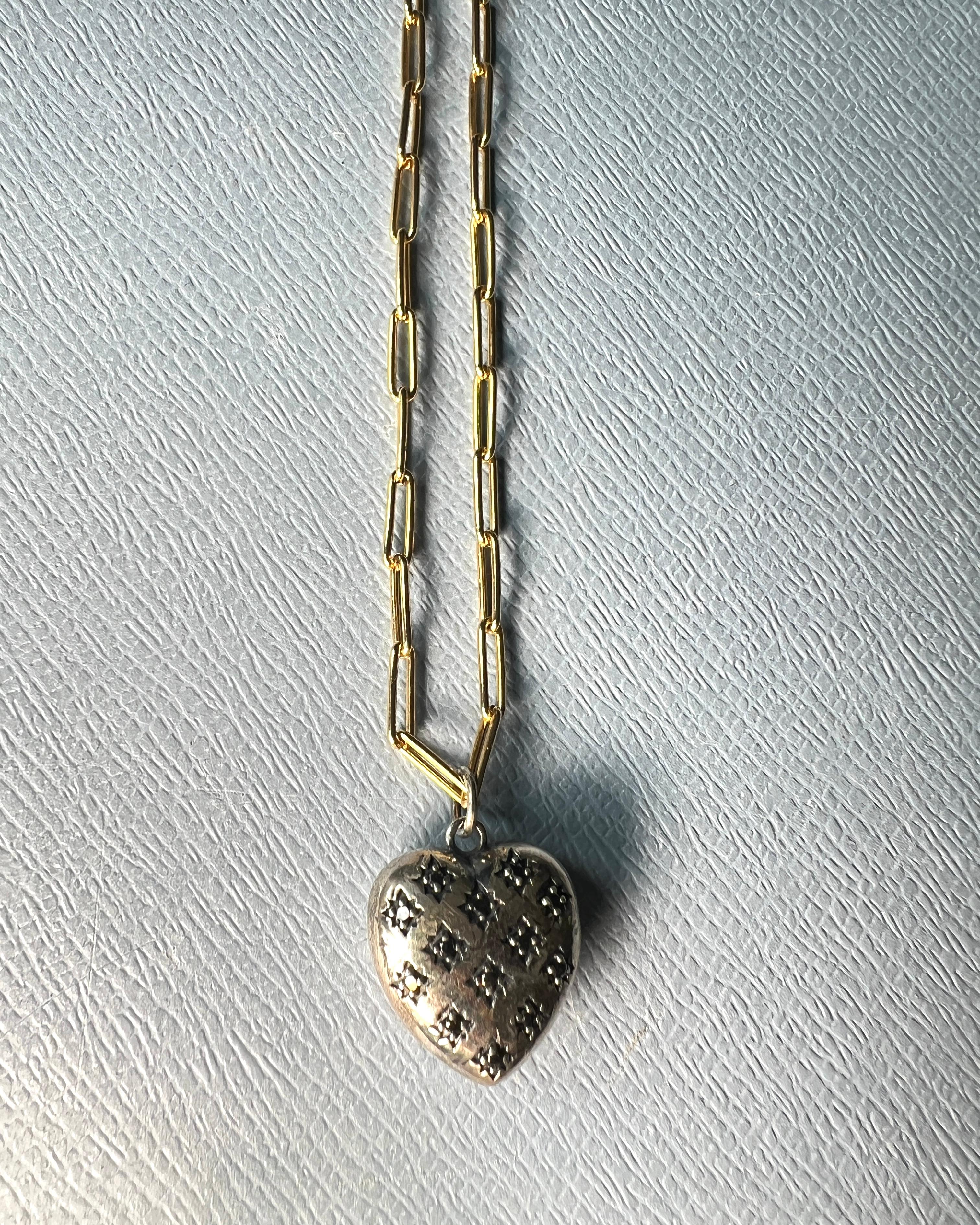 Victorien Pendentif en forme de cœur en diamant noir Collier à chaîne en argent en vente