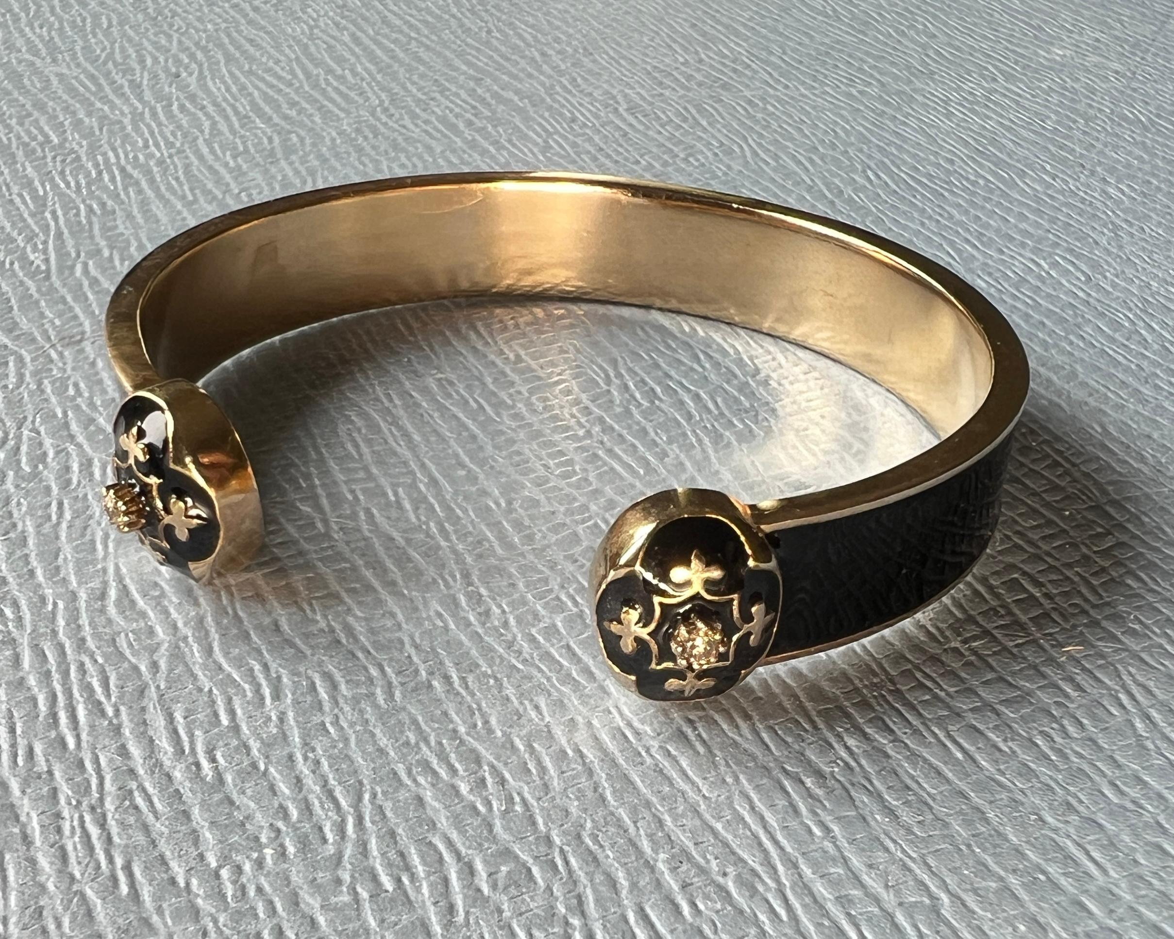 Pulsera de esmalte negro Flor de Lis de diamantes Infinite en venta 5