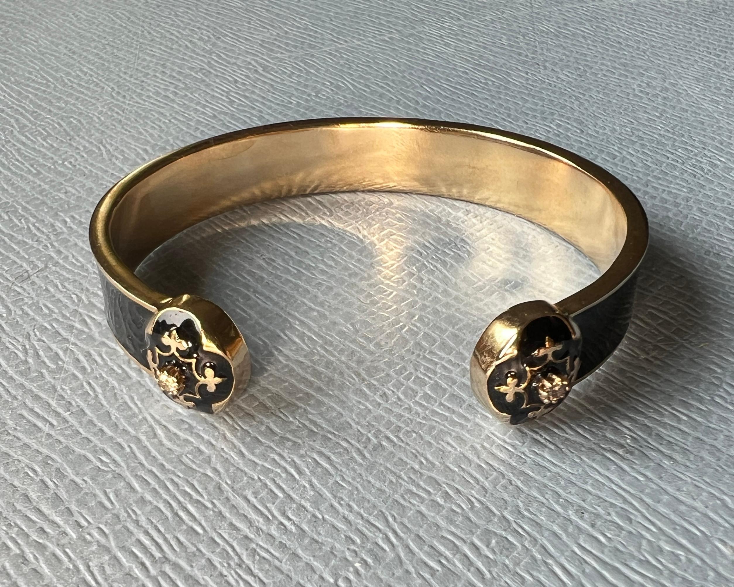 Pulsera de esmalte negro Flor de Lis de diamantes Infinite en venta 3