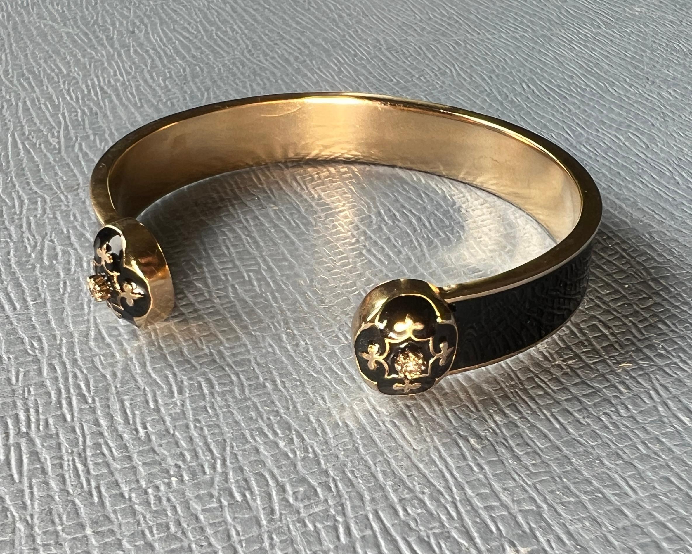 Pulsera de esmalte negro Flor de Lis de diamantes Infinite Victoriano en venta