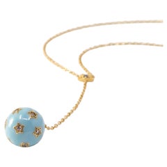 Collar con colgante en forma de gota, esmaltado en azul claro, con una estrella de diamantes blancos y plata chapada en oro