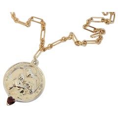 Collana con medaglia della Vergine Maria con cuore di rubino, argento placcato oro