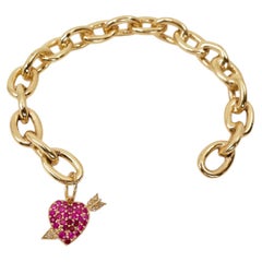 Pulsera con corazones, pulsera con dijes de rubí, cadena de oro, diamante blanco y Cupido
