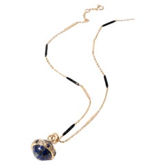 Collier avec pendentif en lapis-lazuli, diamants blancs et noirs, sphère cosmique