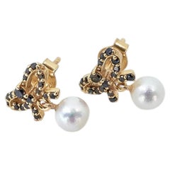 Boucles d'oreilles en forme d'arc Black Diamond avec perles d'eau douce en pendentif J DAUPHIN
