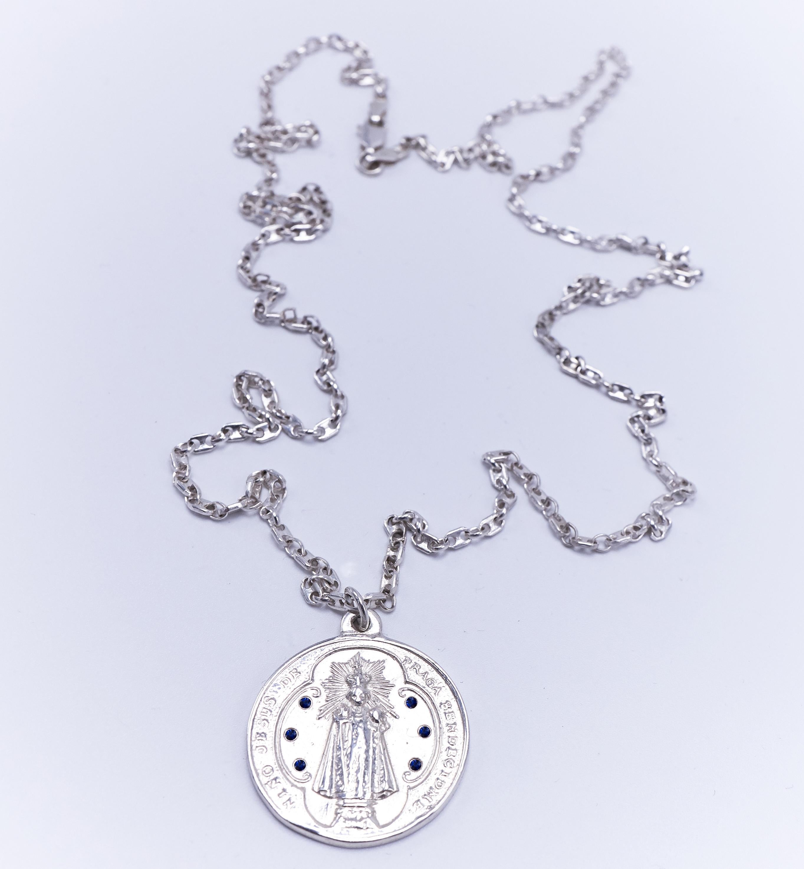 Halskette mit blauem blauen Saphir und Medaillon  Silber (Zeitgenössisch) im Angebot
