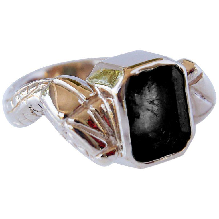 Schwarzer Onyx Doppelschlangenkopf Statement-Ring J DAUPHIN (Baguetteschliff) im Angebot